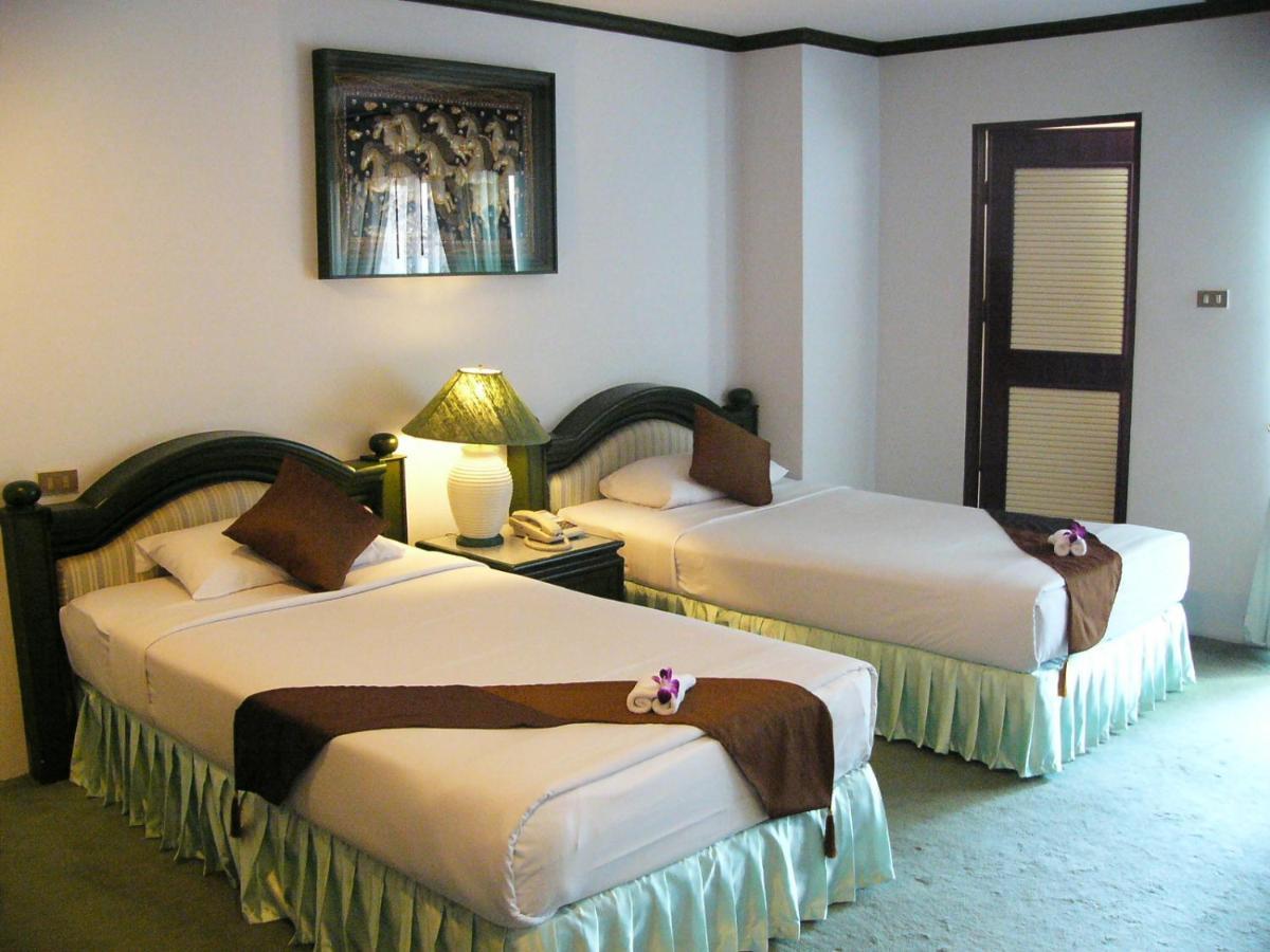 Chiangmai Ratanakosin Hotel Chiang Mai Bagian luar foto