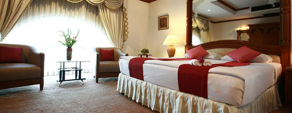 Chiangmai Ratanakosin Hotel Chiang Mai Bagian luar foto