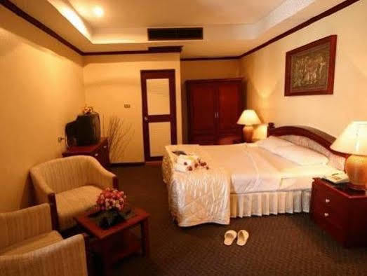 Chiangmai Ratanakosin Hotel Chiang Mai Bagian luar foto