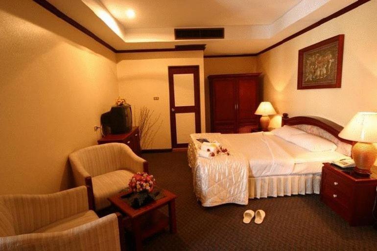 Chiangmai Ratanakosin Hotel Chiang Mai Bagian luar foto